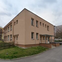školymach